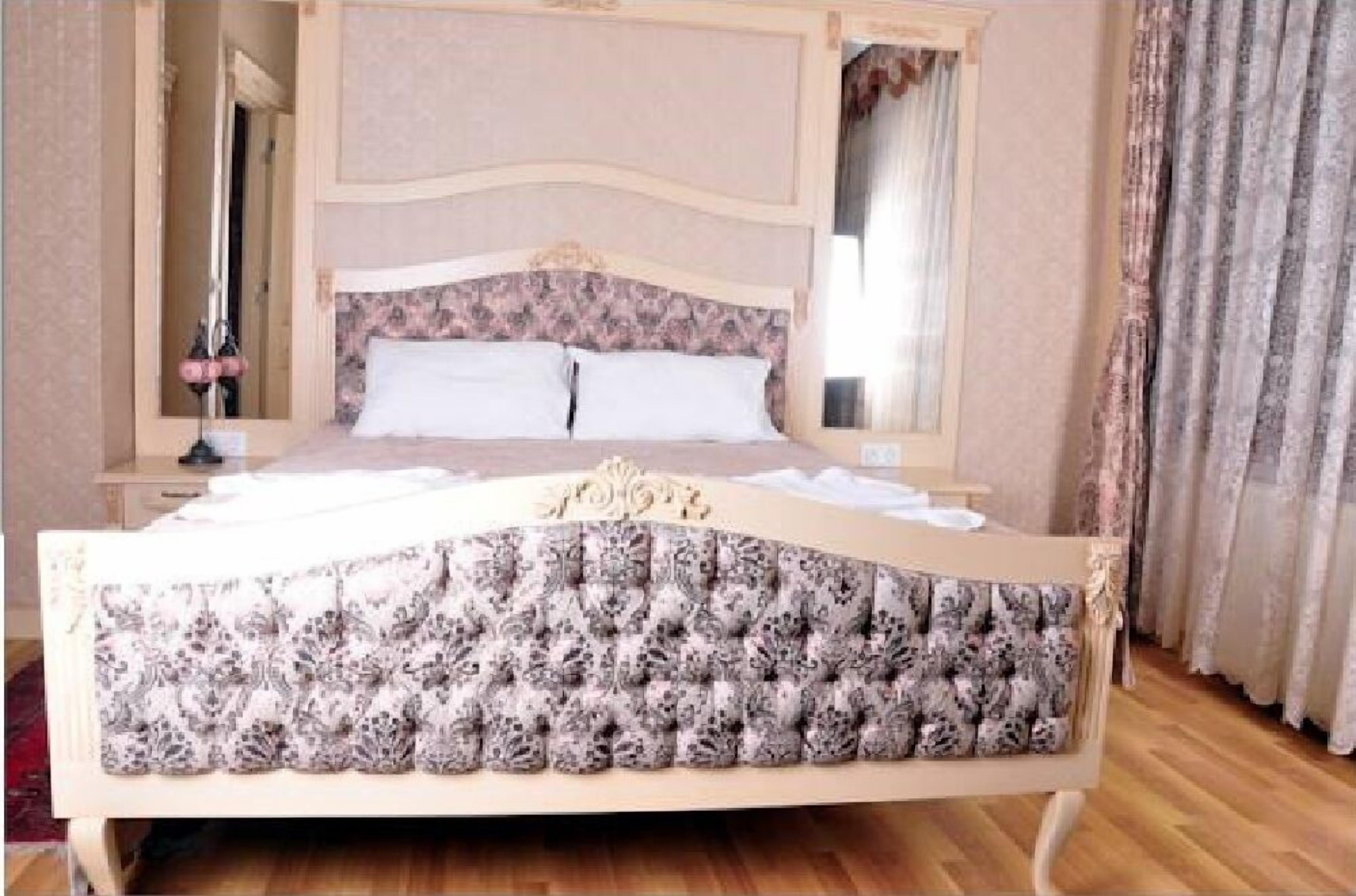 Optimist Hotel — Photos 1